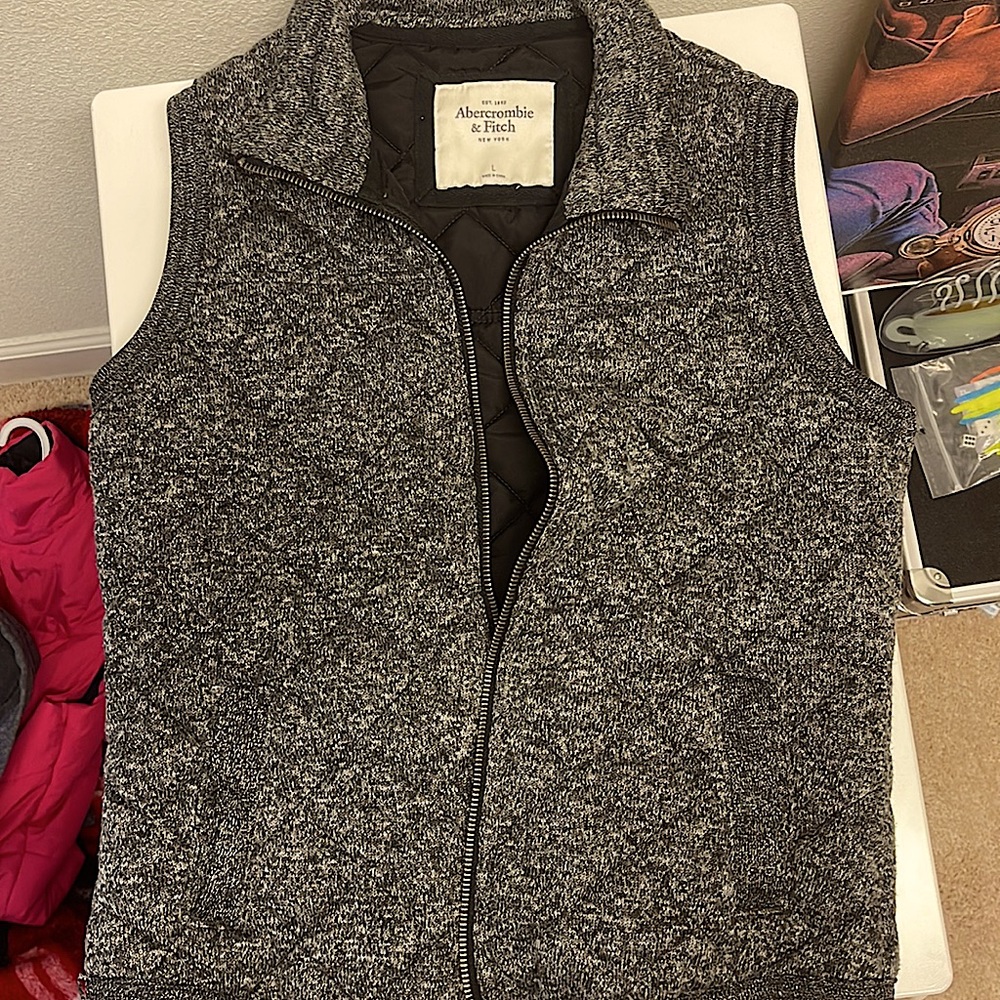 Abercrombie grey vest size L